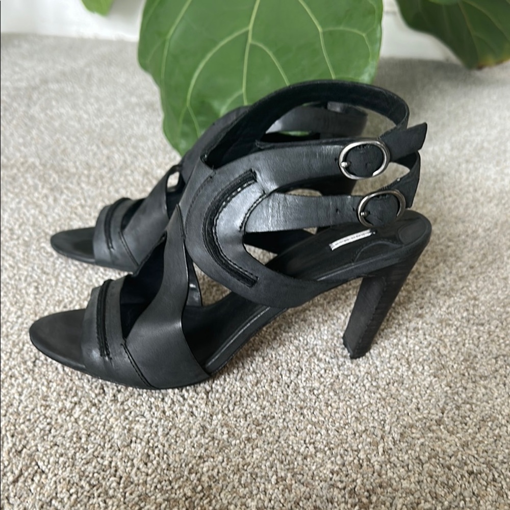 Elegant Leon Max Black Women's Heels